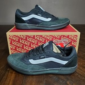 Vans Ave Pro Black/White Men Size 6.5, equivalent to Women Size 8